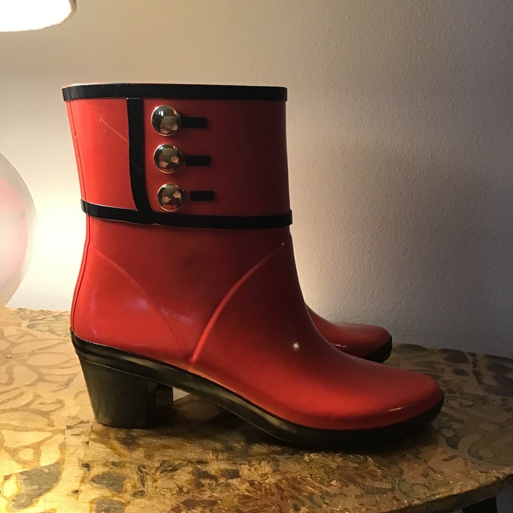 Size10 brand new Kate Spade New York rain boots! So cute, poppy red patent